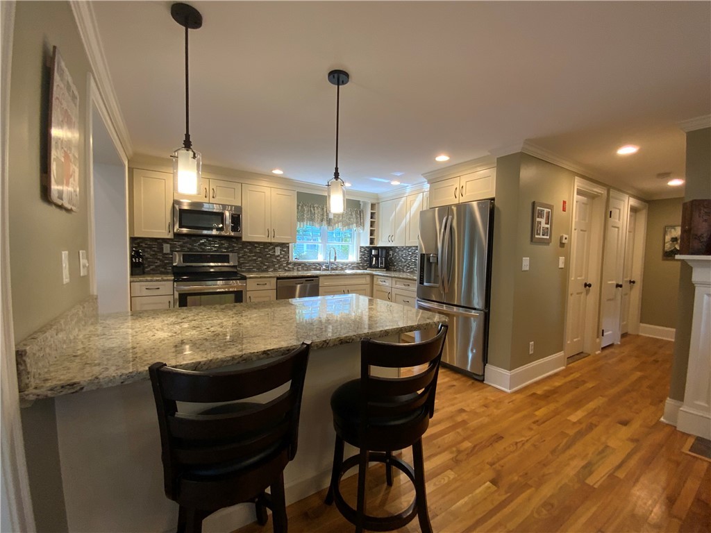 4 Birch Road Lincoln, RI 02865 - Photo 7 of 25 Gallery Image 7