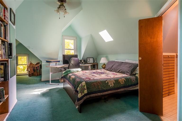 560 Walnut Street Georgetown, KY 40324 - Photo 6 of 15 Expansive second floor bedroom could eve