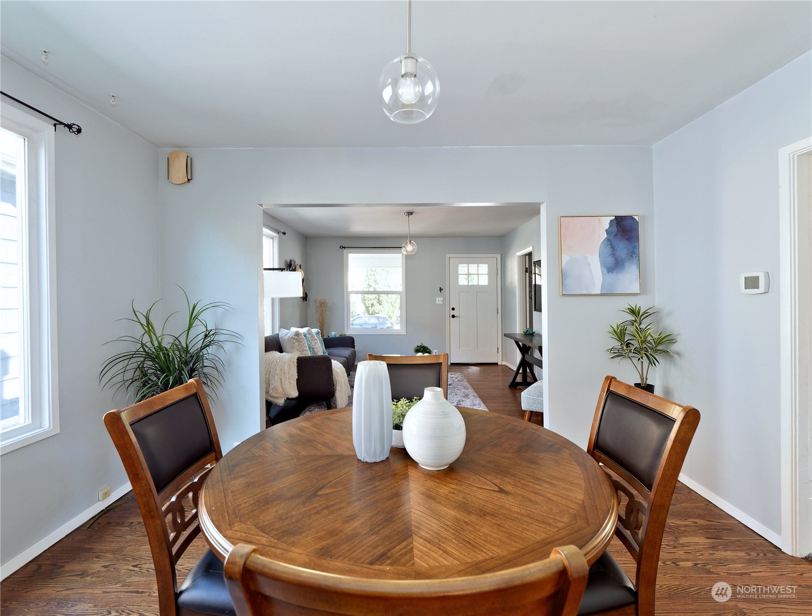 515 Wells Avenue South Renton, WA 98057 - Photo 11 of 25 a view of a dining room with furniture