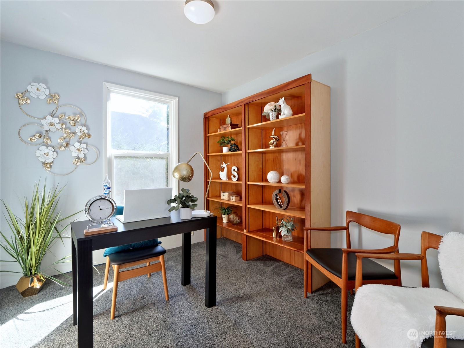 515 Wells Avenue South Renton, WA 98057 - Photo 14 of 25 a view of a workspace with furniture