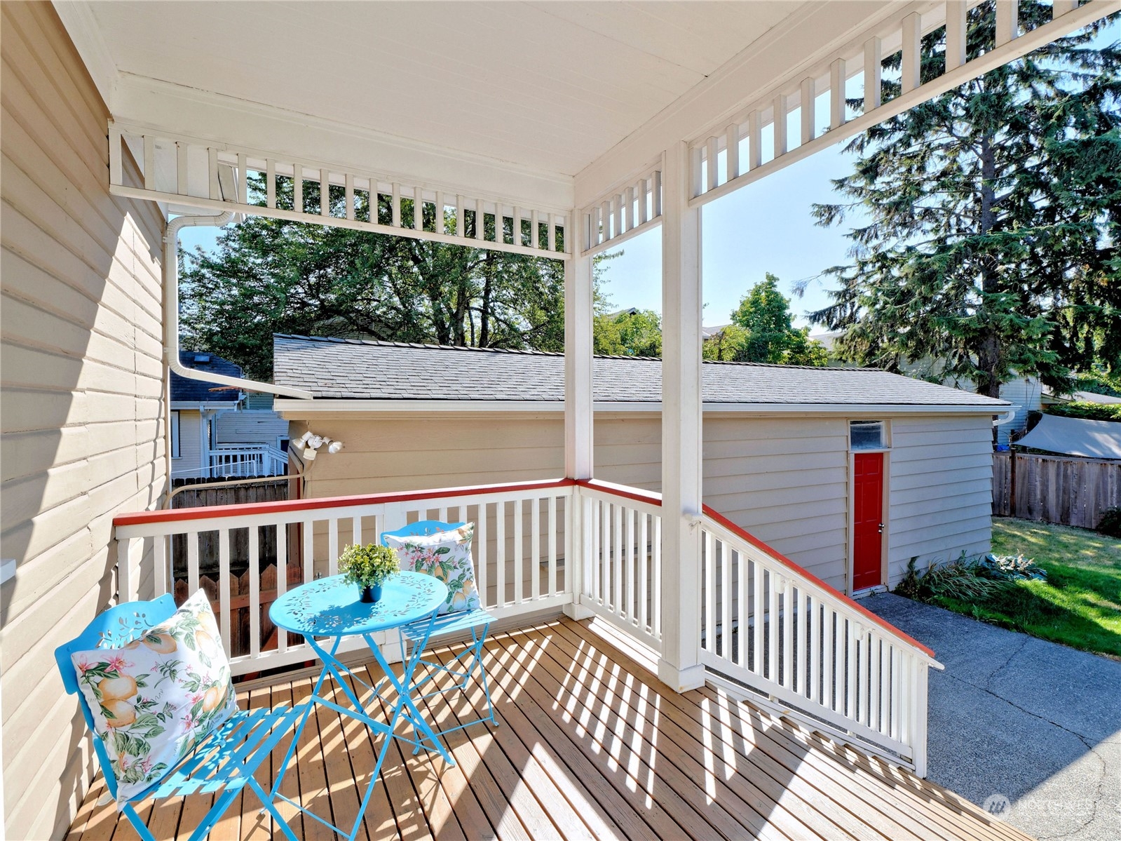 515 Wells Avenue South Renton, WA 98057 - Photo 18 of 25 a view of a chair and tables in the balcony
