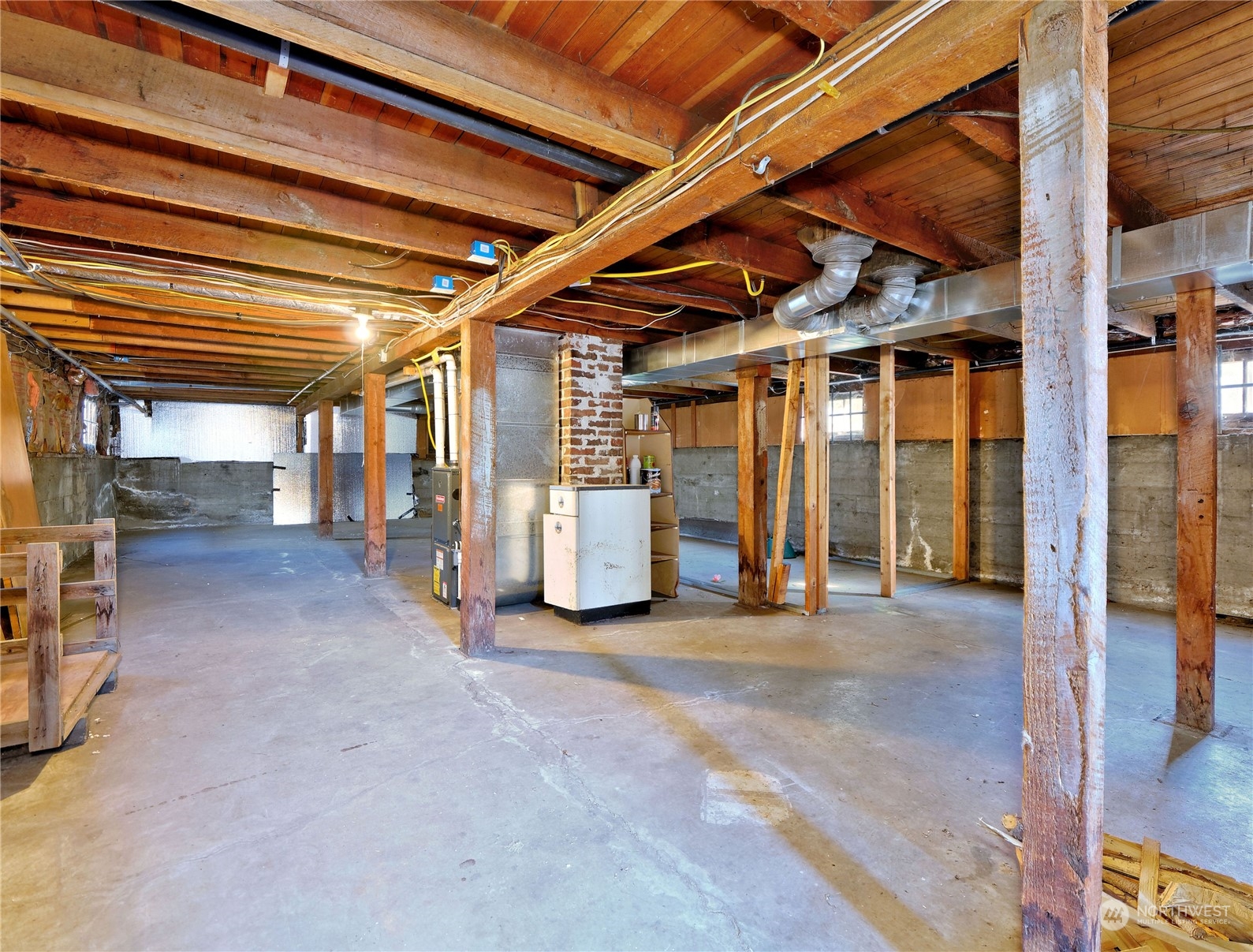 515 Wells Avenue South Renton, WA 98057 - Photo 23 of 25 a view of an empty room