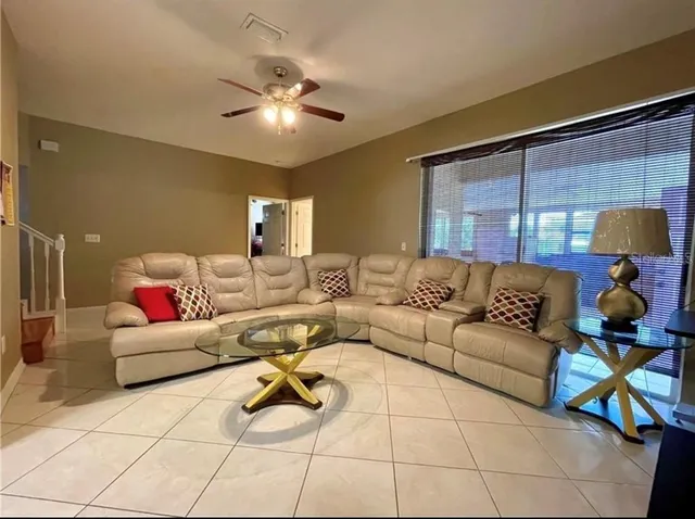 $460,000 | 1218 Vinetree Drive, Brandon, FL 33510