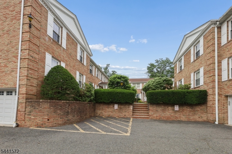 364 East Ridgewood Avenue, Unit 3 Ridgewood, NJ 07450 - Photo 31 of 32