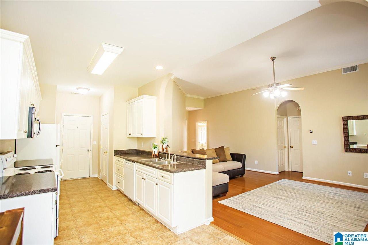 809 Waterford Circle Calera, AL 35040 - Photo 4 of 23