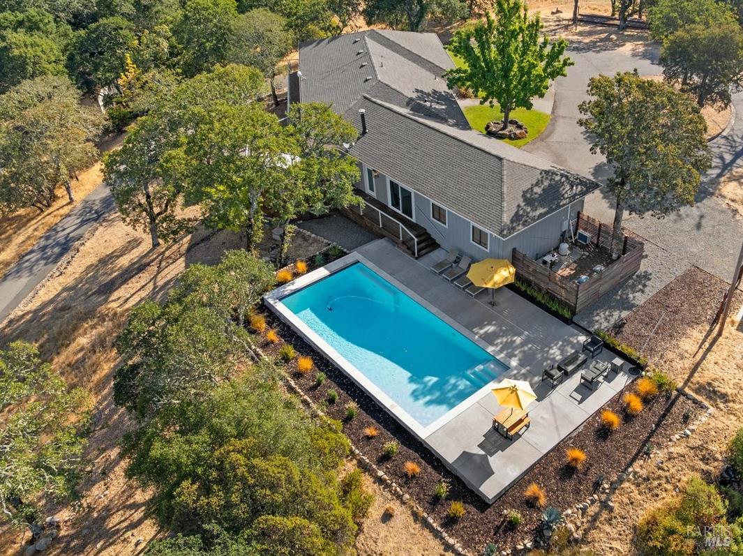 5860 Sharp Road Calistoga, CA 94515 - Photo 3 of 31