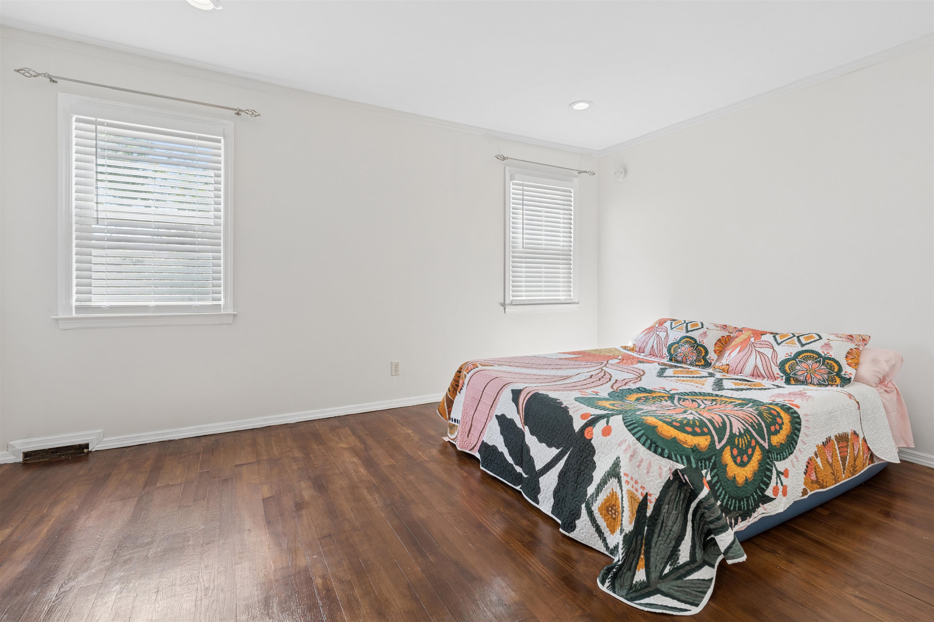 106 Country Village Road Jersey City, NJ 07305 - Photo 5 of 9