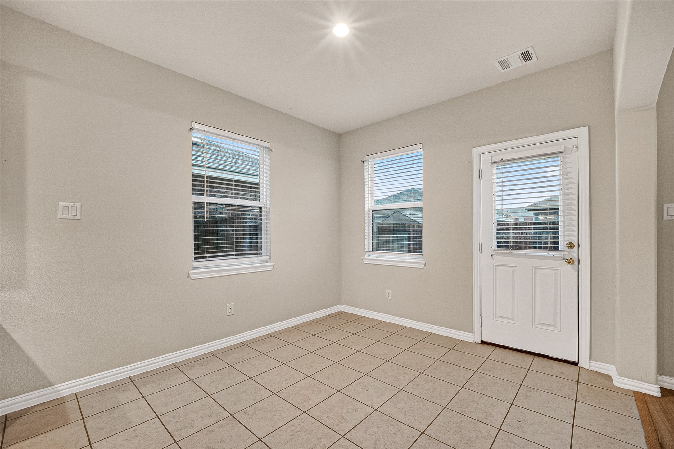 10015 Chase Court Baytown, TX 77521 - Photo 20 of 49