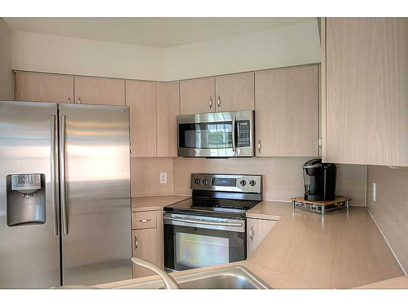 556 Bridgeton Road Weston, FL 33326 - Photo 6 of 26 Kitchen
