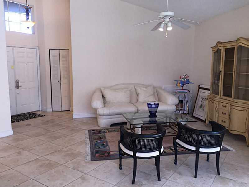 556 Bridgeton Road Weston, FL 33326 - Photo 10 of 26 Living Room