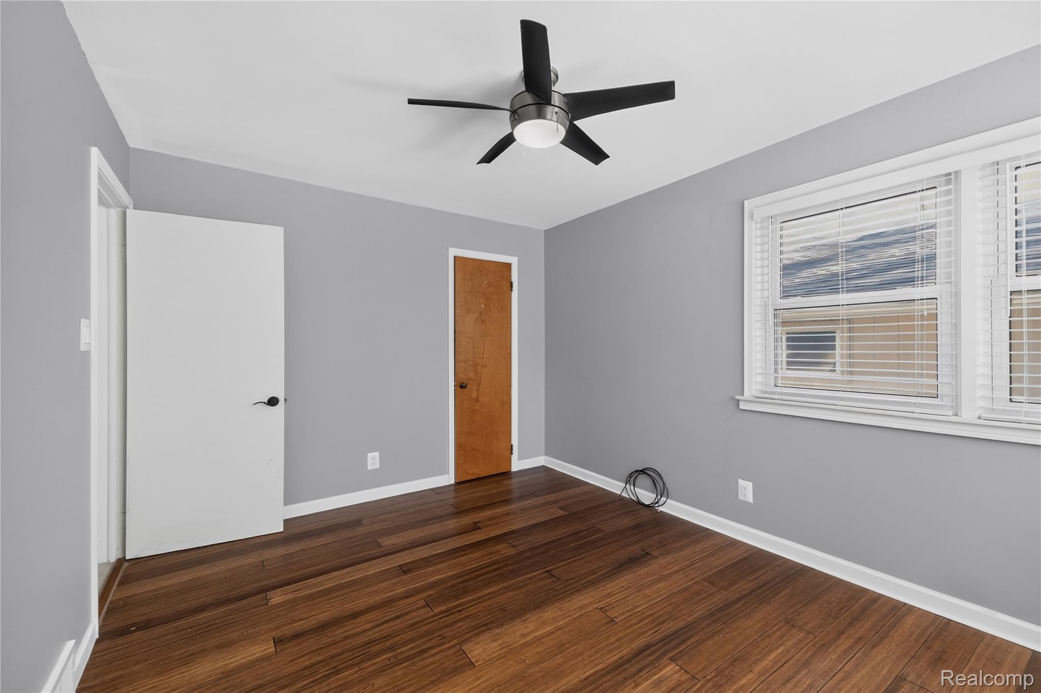 21263 Meridian Road Grosse Ile, MI 48138 - Photo 15 of 28 21263 Meridian, Grosse Ile (20 of 35).jpg
