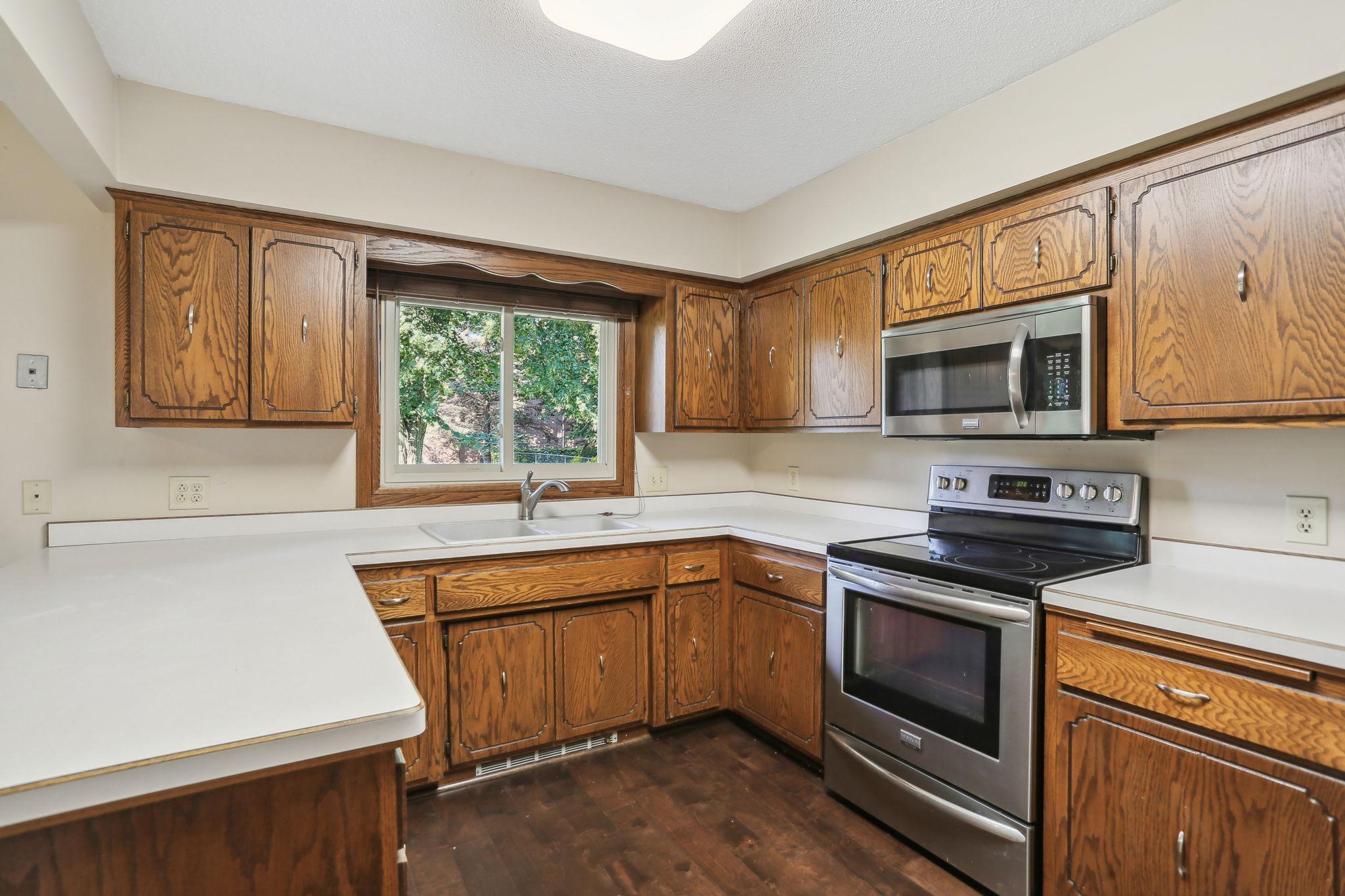 5981 Otter Lake Road St. Paul, MN 55110 - Photo 10 of 31 Gallery Image 10