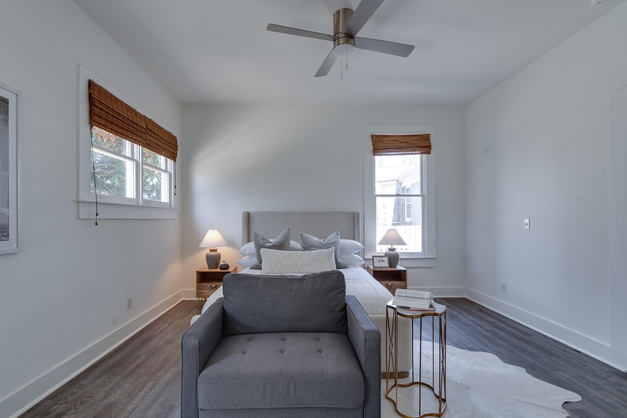 513 South Cox Street Memphis, TN 38104 - Photo 25 of 39 a living room with furniture and windows
