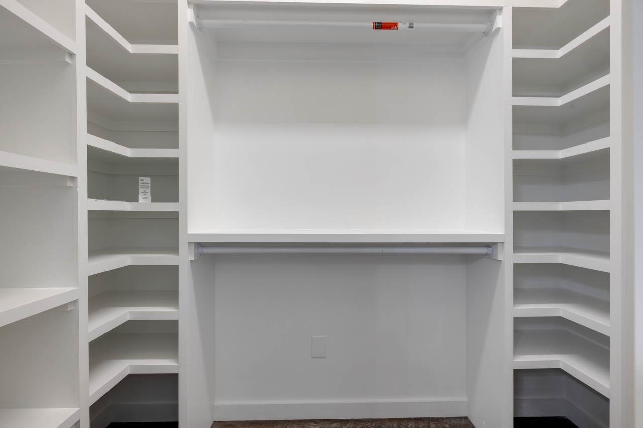 513 South Cox Street Memphis, TN 38104 - Photo 30 of 39 a view of an empty walk in closet