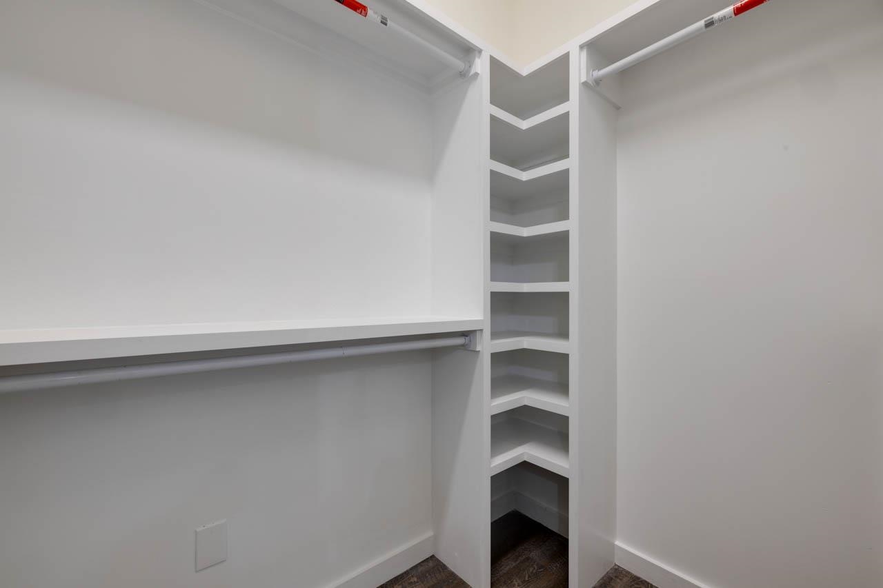 513 South Cox Street Memphis, TN 38104 - Photo 31 of 39 a view of an empty walk in closet