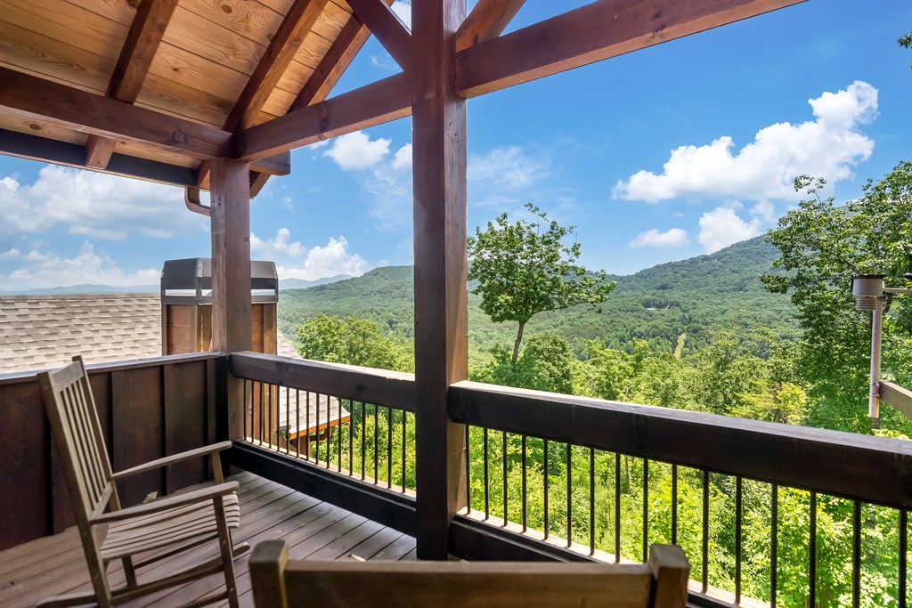 589 Deer Crest Road Blue Ridge, GA 30513 - Photo 5 of 40 Gallery Image 5