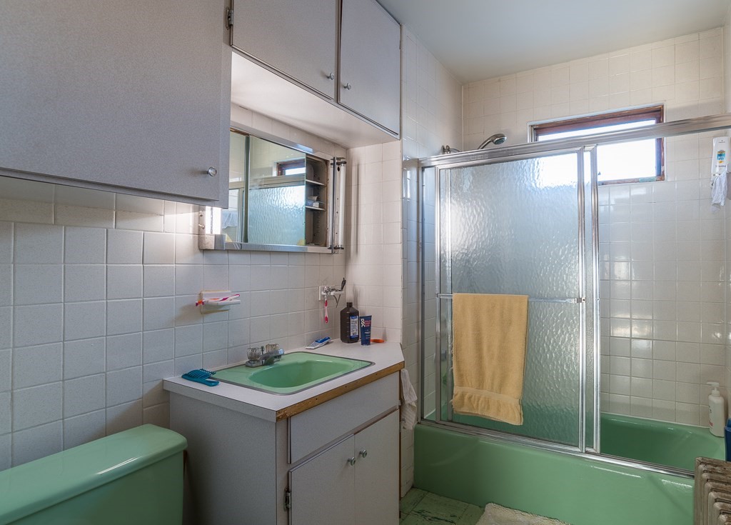 22-24 Upland Street Springfield, MA 01104 - Photo 34 of 40