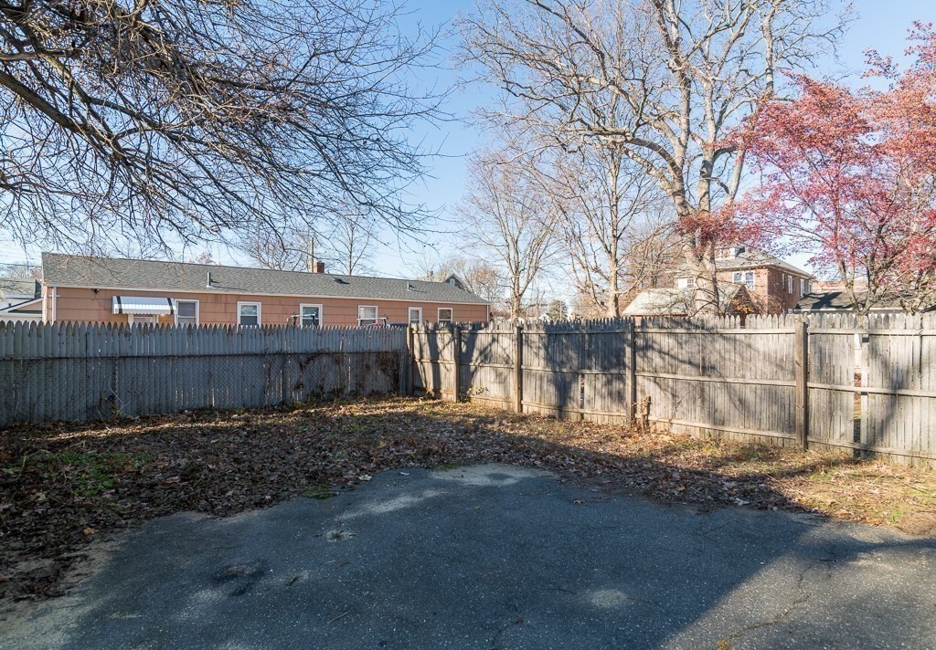 22-24 Upland Street Springfield, MA 01104 - Photo 38 of 40