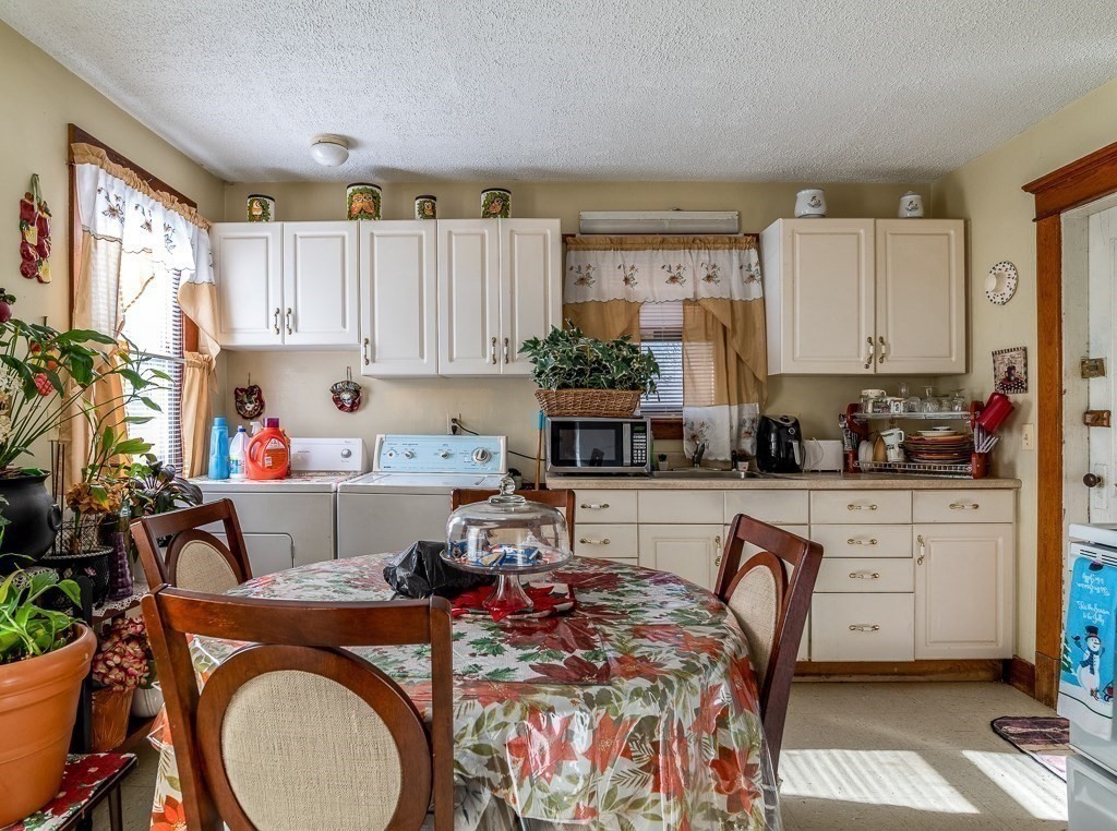 22-24 Upland Street Springfield, MA 01104 - Photo 6 of 40