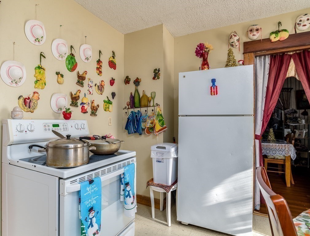 22-24 Upland Street Springfield, MA 01104 - Photo 8 of 40