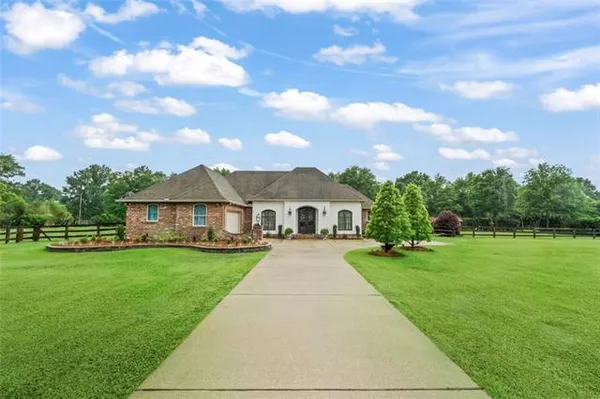 $575,000 | 197 Orleans Avenue, Folsom, LA 70437