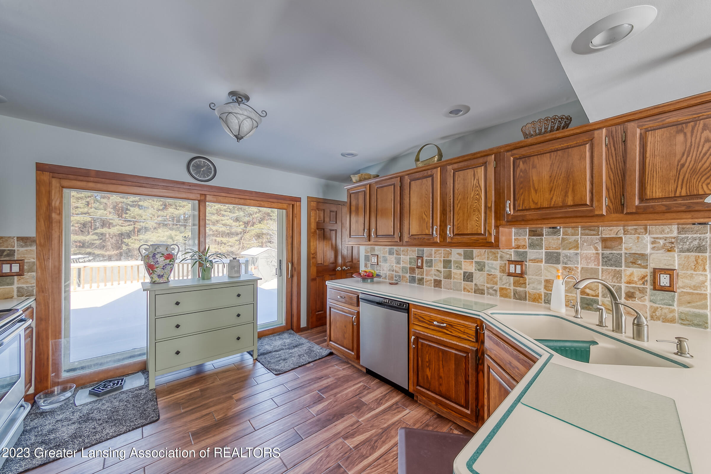 543 Gulick Road Haslett, MI 48840 - Photo 31 of 50 543 Gulick_06