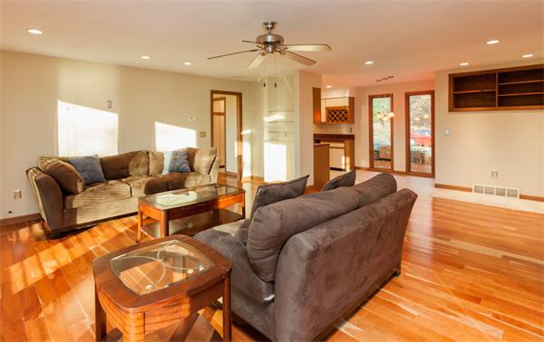 214 Southampton Road Holyoke, MA 01040 - Photo 11 of 30