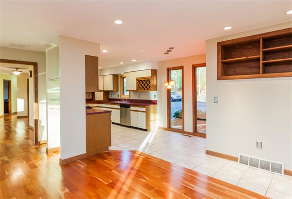 214 Southampton Road Holyoke, MA 01040 - Photo 16 of 30