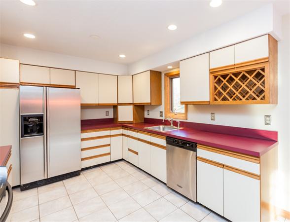 214 Southampton Road Holyoke, MA 01040 - Photo 17 of 30