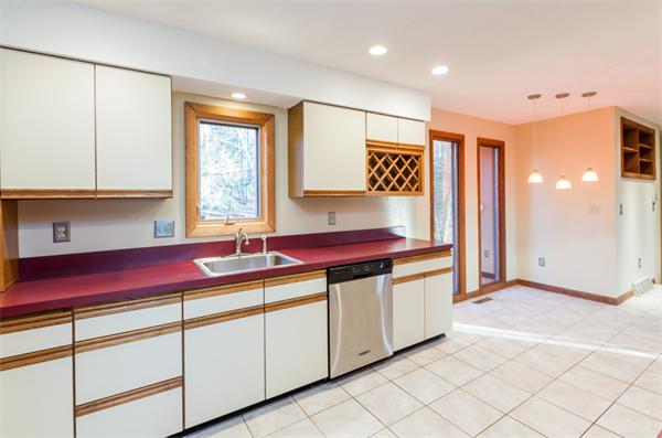 214 Southampton Road Holyoke, MA 01040 - Photo 19 of 30