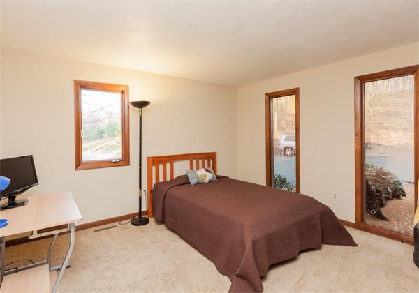 214 Southampton Road Holyoke, MA 01040 - Photo 22 of 30