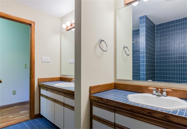 214 Southampton Road Holyoke, MA 01040 - Photo 23 of 30