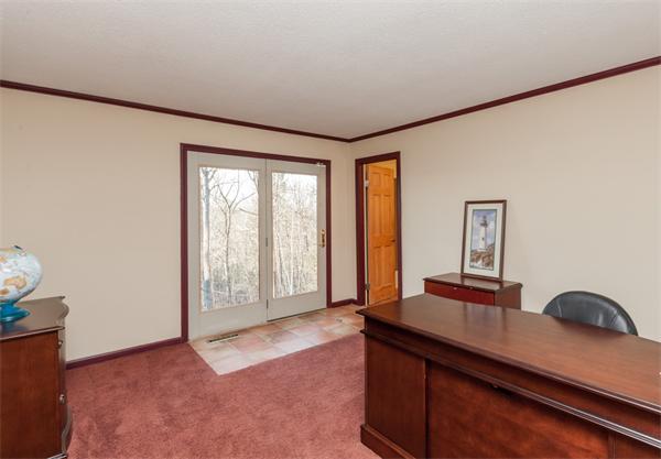 214 Southampton Road Holyoke, MA 01040 - Photo 26 of 30