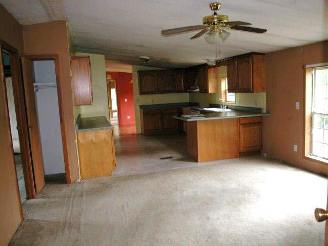 5241 East Washington Road Pierceton, IN 46562 - Photo 6 of 24 Gallery Image 6