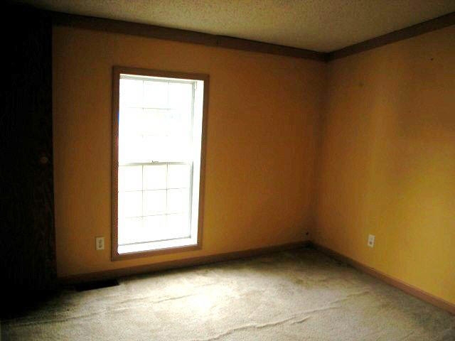 5241 East Washington Road Pierceton, IN 46562 - Photo 8 of 24 Gallery Image 8