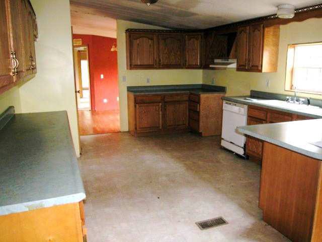 5241 East Washington Road Pierceton, IN 46562 - Photo 9 of 24 Gallery Image 9