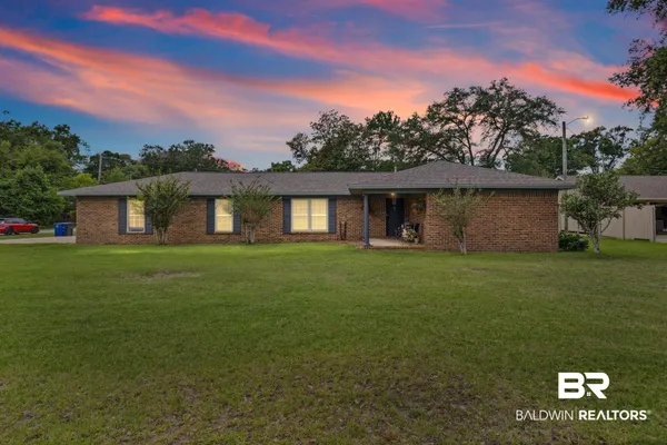 $329,500 | 1011 North Pine Street, Foley, AL 36535