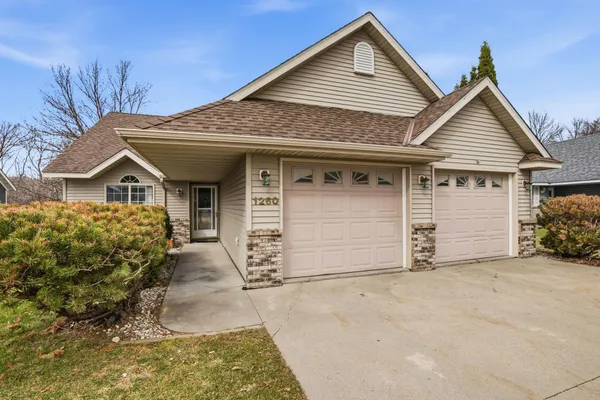 $374,900 | 1260 Cypress Drive West, Annandale, MN 55302