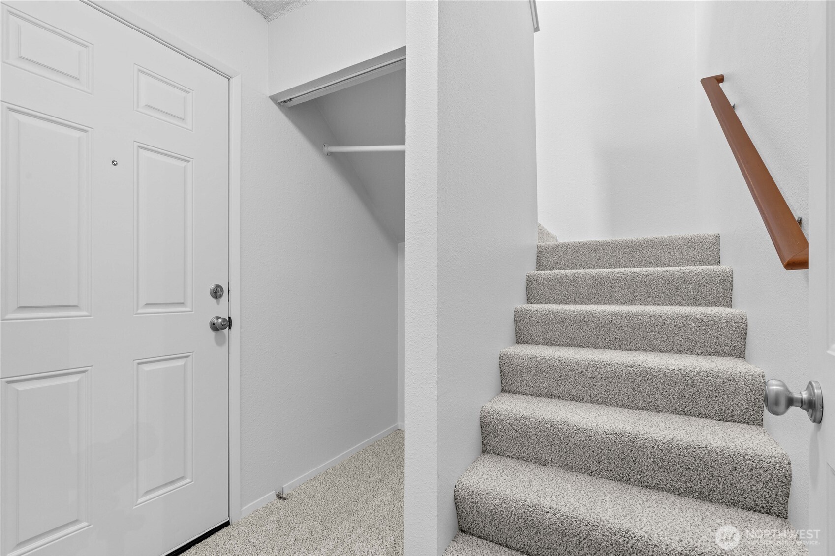 1832 South 330th Street, Unit D Federal Way, WA 98003 - Photo 3 of 21