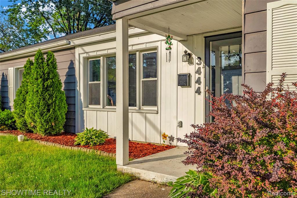 3444 Maple Street Port Huron, MI 48060 - Photo 4 of 30