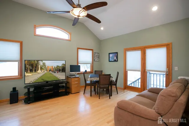 $750,000 | 22 Mayfield Place, Metuchen, NJ 08840