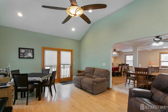 $750,000 | 22 Mayfield Place, Metuchen, NJ 08840