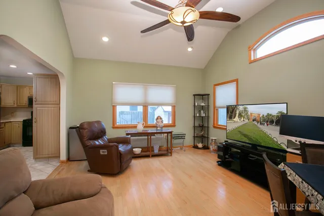 $750,000 | 22 Mayfield Place, Metuchen, NJ 08840