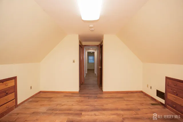 $750,000 | 22 Mayfield Place, Metuchen, NJ 08840