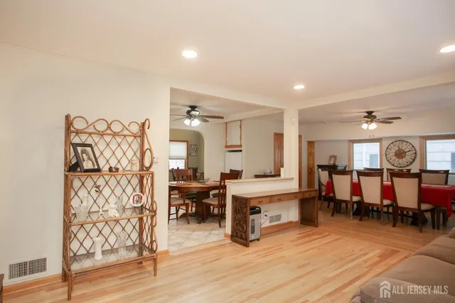 $750,000 | 22 Mayfield Place, Metuchen, NJ 08840