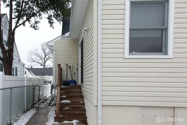 $750,000 | 22 Mayfield Place, Metuchen, NJ 08840