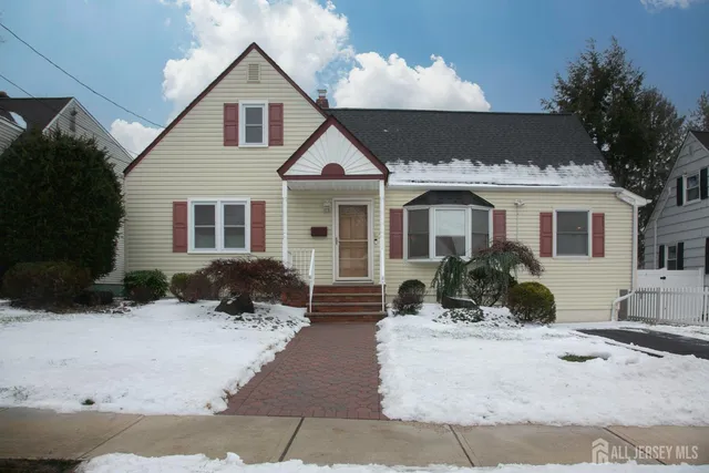 $750,000 | 22 Mayfield Place, Metuchen, NJ 08840