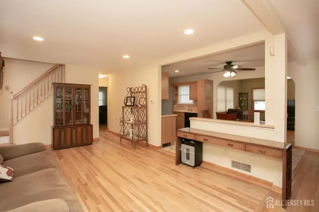 $750,000 | 22 Mayfield Place, Metuchen, NJ 08840