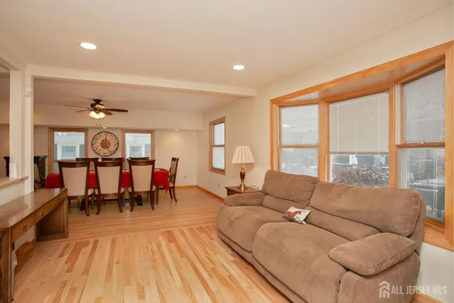 $750,000 | 22 Mayfield Place, Metuchen, NJ 08840