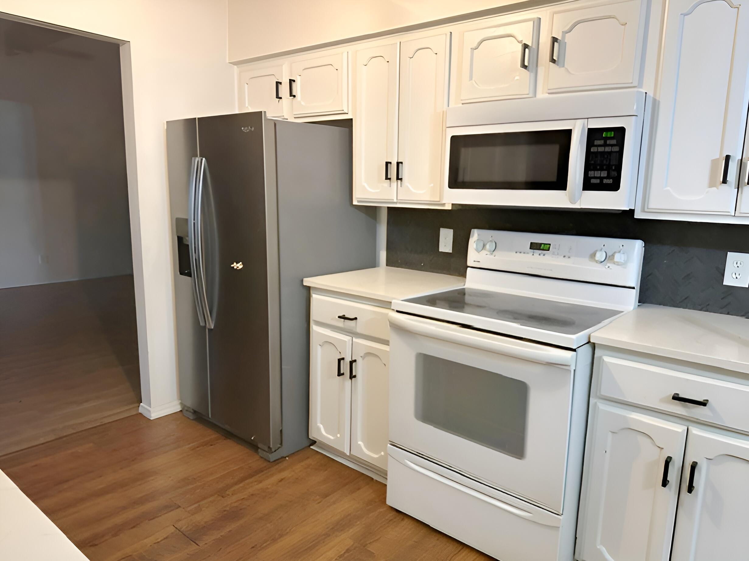 1807 West Swan Street Springfield, MO 65807 - Photo 1 of 24 2